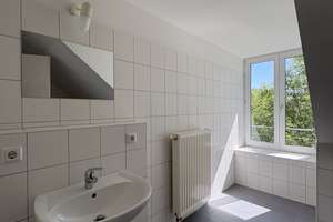 Familienfreundliches Reihenmittelhaus mit Garten und Einbauküche in Düsseldorf-Wittlaer – Nähe ISD** – 40489 Wittlaer, Düsseldorf – Vorschaubild 16
