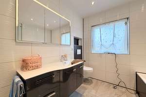 *Großzügiger Bungalow mit ca. 175 m² Gesamtfläche, modernisiertem Wohnkomfort & Einliegerbereich* – Die vollständige Adresse der Immobilie erhältst du vom Anbieter., 74078 Kirchhausen, Heilbronn – Vorschaubild 13