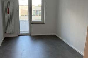In Düsseldorf: Gepflegte Wohnung mit drei Zimmern und Balkon – 40223 Bilk, Düsseldorf – Vorschaubild 3
