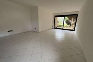 Wohnen mit Terrasse: Charmante 3-Zimmer-Wohnung im Erdgeschoss