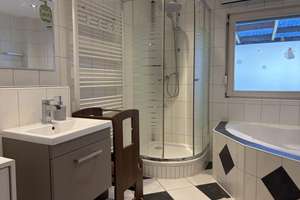 Doppelhaushälfte mit viel Platz zum Wohnen – Die vollständige Adresse der Immobilie erhältst du vom Anbieter., 72411 Bodelshausen – Vorschaubild 4