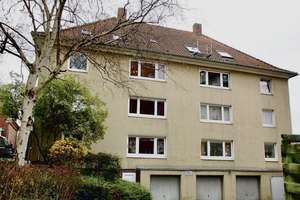 Gepflegte Dachgeschosswohnung mit Einbauküche - ideal für Paare, Singles oder als WG