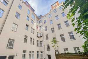 HELLE UND SPANNENDE  ALTBAUWOHNUNG MIT DIELENBODEN! ZENTRAL UND RUHIG GELEGEN! PROVISIONSFREI! – Nazarethkirchstr. 42, 13347 Berlin – Vorschaubild 13