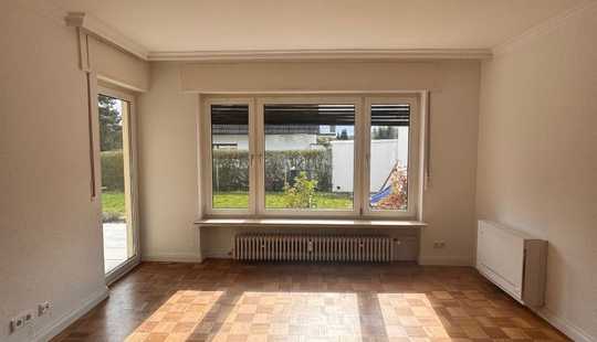 Bild von Familienidylle in Oberursel-Eichwäldchen: Großzügiges Haus mit Garten