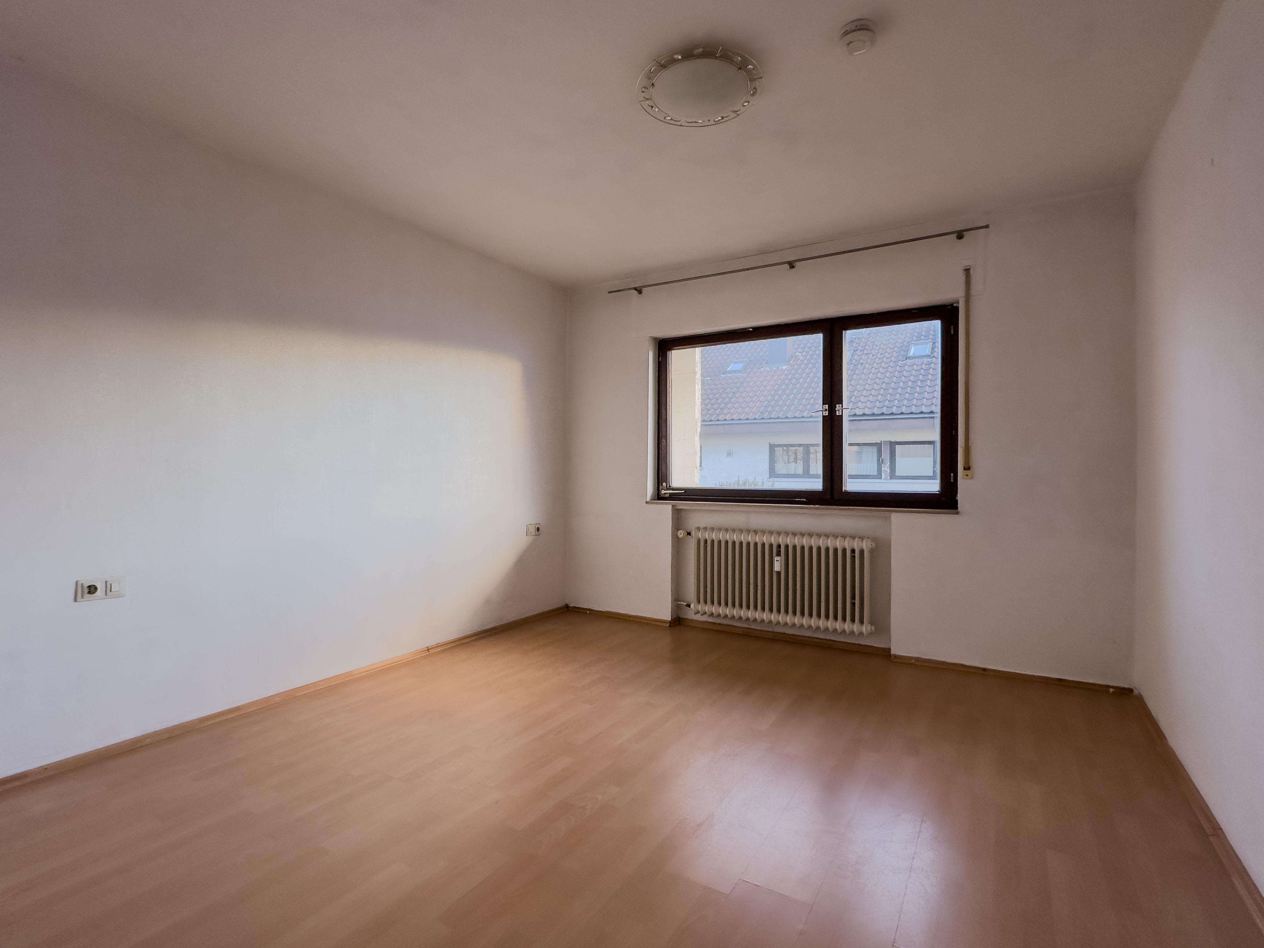 Immobilie in Notzingen - Lichtdurchflutete 3,5-Zimmerwohnung mit sonnigem Balkon  - Bild 5