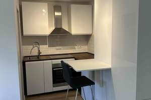Business-Studio (1-Zimmer Appartment) mit kleiner Terasse, kernsaniert und vollmöbliert