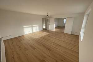 Helle und Geräumige 4-Zimmer-Wohnung in Karlsruhe Weststadt mit Balkon – Kriegsstraße 191, 76135 Weststadt, Karlsruhe – Vorschaubild 1