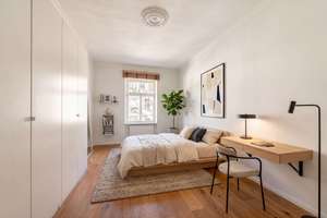 In begehrter Lage: Helle, ideal geschnittene 2,5-Zimmer-Altbauwohnung mit geplantem Balkon – Die vollständige Adresse der Immobilie erhältst du vom Anbieter., 80796 Neuschwabing, München – Vorschaubild 5