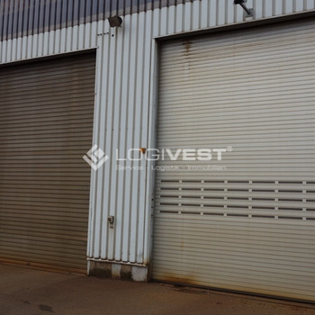 Industriehalle mit Krananlage