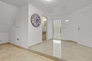 Luxuriöse Architektenvilla! 1.417 m² Grundstück in ruhiger Traumlage mit modernster Technik und ELW – Die vollständige Adresse der Immobilie erhältst du vom Anbieter., 95339 Wirsberg – Vorschaubild 20