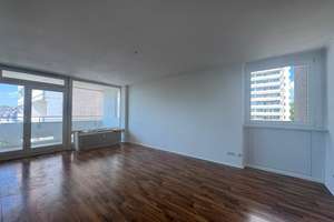 Großzügige 2-Zimmer-ETW mit Skylineblick, BLK, TG-Platz in Frankfurt-Bornheim – 60385 Bornheim, Frankfurt am Main – Vorschaubild 2
