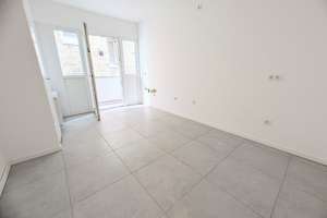 *Schöne 3-Zi.-Obergeschoss-Wohnung ruhiger Lage von Bad Cannstatt. Erstbezug nach Modernisierung* – Kissinger Straße 68, 70372 Seelberg, Stuttgart – Vorschaubild 5