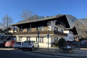 Mehrfamilienhaus im Herzen von Garmisch - eine Wohnung steht leer - – Die vollständige Adresse der Immobilie erhältst du vom Anbieter., 82467 Garmisch-Partenkirchen – Vorschaubild 1