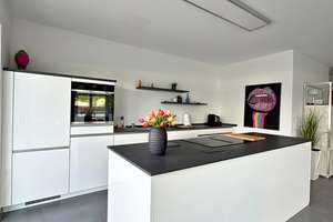 Neuwertiges luxuriöses + energieeffizientes Penthouse mit EBK + 2 TG-Stellplätzen – 66129 Bübingen, Saarbrücken – Vorschaubild 17