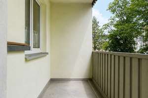 Sanierte Wohnung im 1. OG I bezugsfrei I Balkon I Küche – Simpsonweg 2b, 12305 Lichtenrade, Berlin – Vorschaubild 6