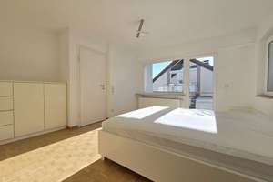 Traumhafte Doppelhaushälfte mit Pool, Doppelgarage und hochwertiger Ausstattung – Die vollständige Adresse der Immobilie erhältst du vom Anbieter., 70195 Botnang-West, Stuttgart – Vorschaubild 17