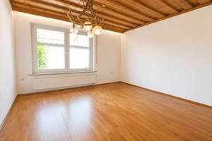 Der Traum vom Eigenheim beginnt hier - Charmanter Bungalow mit Garten und viel Gestaltungspotenzial – Die vollständige Adresse der Immobilie erhältst du vom Anbieter., 91330 Eggolsheim – Vorschaubild 2