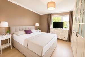 Moderne 4-Zimmer-Eigentumswohnung mit Balkon, Klimaanlage und Stellplatz – 40470 Rath, Düsseldorf – Vorschaubild 19