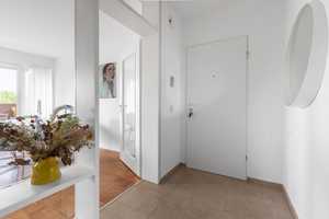Design trifft Ruhe – Exklusive, sanierte 4-Zimmer-Wohnung am Ende der Sackgasse in Gievenbeck – Münster – Vorschaubild 2