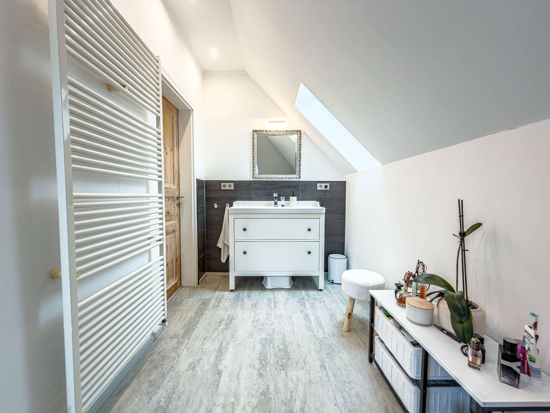 Immobilie in Nordenham - Idyllisches Zuhause mit großem Garten, Kaminwärme und eigener PV-Anlage - Bild 10