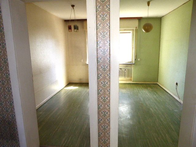 Renovierungsbedürftige Doppelhaushälfte direkt am Goetheturm....V-E-R-K-A-U-F-T.. image 4