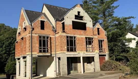 Bild von Rohbau-Projekt: Wohn- und Geschäftshaus mit Hallen und großem Grundstück
