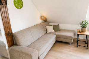 Helle 2-Zimmer-Dachgeschoss-Wohnung mit Galerie  – Lomerstr. 67, 22047 Wandsbek (Ortsteil), Hamburg – Vorschaubild 2