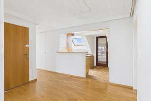 Dachgeschosswohnung mit Kamin und außergewöhnlichem Gestaltungspotenzial – Die vollständige Adresse der Immobilie erhältst du vom Anbieter., 81547 Neuharlaching, München – Vorschaubild 5