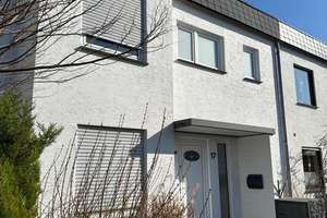 Großes Reihenmittelhaus in Bonn-Brüser Berg, provisionsfrei von Privat – Hallestraße 17, 53125 Brüser Berg, Bonn – Vorschaubild 1