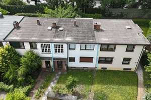 Zweifamilienhaus mit Garten & Wintergarten – Sanierungsobjekt mit Potenzial in Bremen!