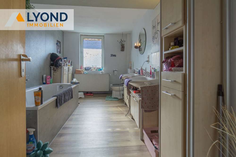 Immobilie in Bad Arolsen - Großzügiges Fachwerkhaus mit großem Grundstück und Entwicklungsmöglichkeiten! - Bild 5