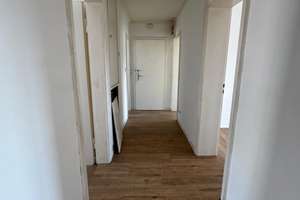 **Besichtigung am 12.08. um 16:30 Uhr**Attraktive 4-ZKB in beliebter Lage von Augsburg-Haunstetten – Hofackerstr. 22, 86179 Haunstetten-West, Augsburg – Vorschaubild 4