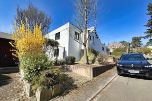 Attraktives EFH mit stilvoller Architektur in beliebter Wohnlage von Friedrichsdorf-Dillingen – Die vollständige Adresse der Immobilie erhältst du vom Anbieter., 61381 Friedrichsdorf – Vorschaubild 3