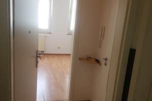 Praktisch geschnittenes möbliertes 1-Zimmer-Apartment in Fürth – 300m zur U-Bahn – Leyher Straße 10, 90763 Südstadt Industriegebiet, Fürth – Vorschaubild 4