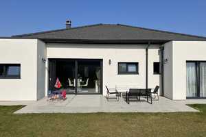 *RE/MAX Exklusiv!* Energieeffizienzhaus A Bungalow BJ 2022 mit 10 Jahren Garantie plus Ausbaureserve – Breisgau-Hochschwarzwald (Kreis) – Vorschaubild 2