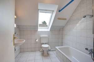 Husby: Sonnige Dachgeschosswohnung mit großzügiger Raumaufteilung, Keller und Stellplatz – Die vollständige Adresse der Immobilie erhältst du vom Anbieter., 24975 Husby – Vorschaubild 12