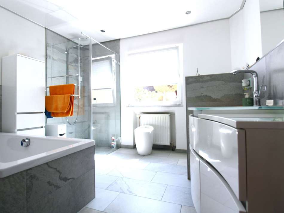 Badezimmer EG