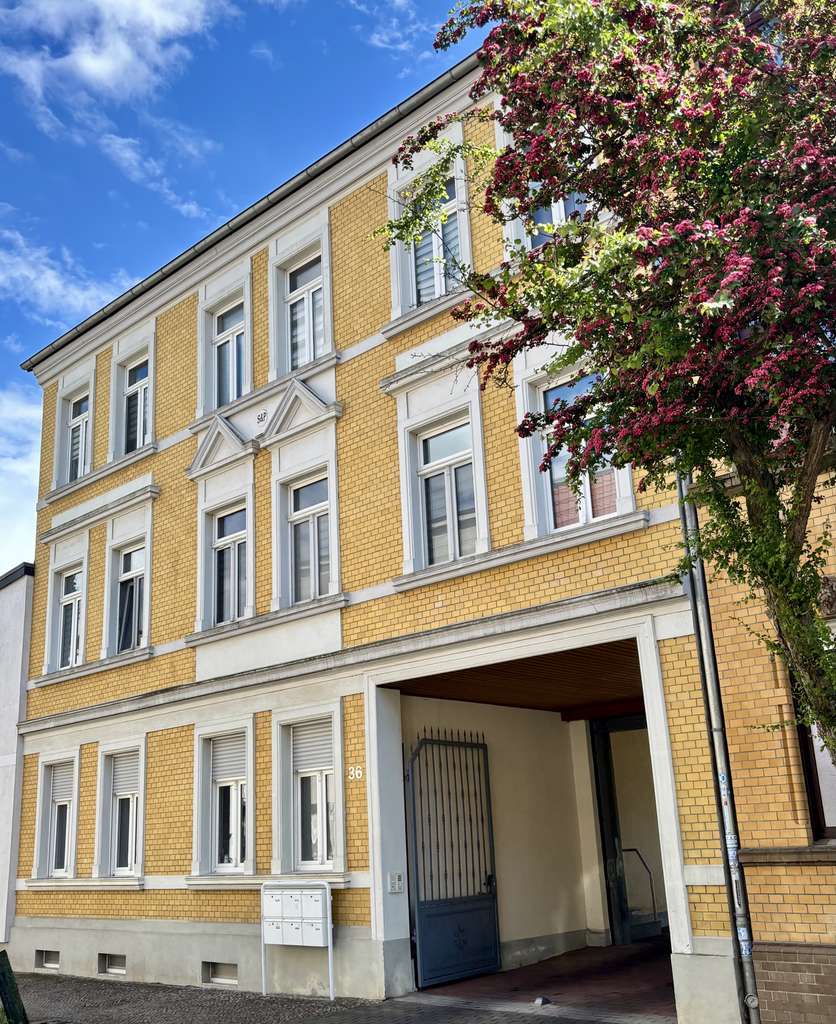 Immobilie in Köthen (Anhalt) - Kapitalanlage mit 6 % Rendite - 6 vermietete Wohnungen im gepflegten Mehrfamilienhaus in Köthen - Bild 0
