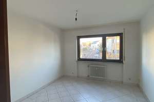 Helle 4-Zimmer-Wohnung mit großem Westbalkon und Einzelgarage – 70499 Weilimdorf (Ortsteil), Stuttgart – Vorschaubild 5