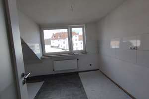 4-Zimmer-DG-Wohnung (3. OG) in Gelsenkirchen-Mitte ab sofort zu vermieten! – Schwäbische Str. 11, 45881 Schalke, Gelsenkirchen – Vorschaubild 8