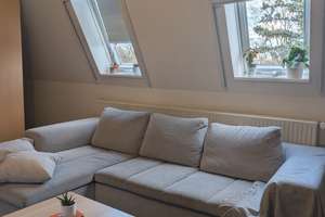 Helles Dachgeschoss-Studio in Westkreuz – Ideal für Singles