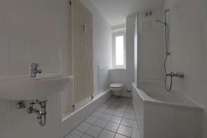 *Die Treppen hoch zur neuen Wohnung* – Danzstr. 2, 39104 Altstadt, Magdeburg – Vorschaubild 3