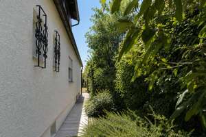 Traumgrundstück trifft Wohnqualität – großzügiges Familienhaus mit Einliegerwohnung und Potenzial – Die vollständige Adresse der Immobilie erhältst du vom Anbieter., 85049 Friedrichshofen-Hollerstauden, Ingolstadt – Vorschaubild 5