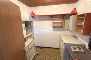Neubau oder Kernsanierung? Freistehendes 5 1/2-Zimmer-Einfamilienhaus auf riesigem Eckgrundstück – Falkentorstr. 39, 71157 Hildrizhausen – Vorschaubild 7