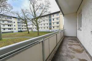Für Sie in Sanierung- 3-Raumwohnung mit Balkon im Lieblingskiez. – Gneisenauring 18, 39130 Neu Olvenstedt, Magdeburg – Vorschaubild 12