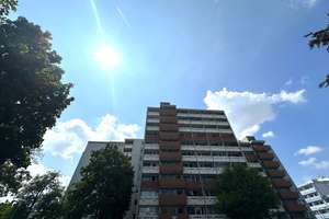Gepflegtes Apartment mit EBK und Loggia/Balkon in angenehmen Mehrfamilienhaus – 65934 Nied, Frankfurt am Main – Vorschaubild 3