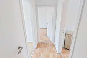 Sanierte 3-Zimmer-Dachgeschosswohnung mit Badewanne in Wuppertal – Bogenstraße 78, 42283 Barmen, Wuppertal – Vorschaubild 12