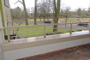 RENOVIERTE  3-ZI.-ERDGESCHOSS-WOHNUNG MIT BALKON, IN RUHIGER LAGE VON KREFELD-GARTENSTADT – Stettiner Straße 25, 47829 Gartenstadt, Krefeld – Vorschaubild 2