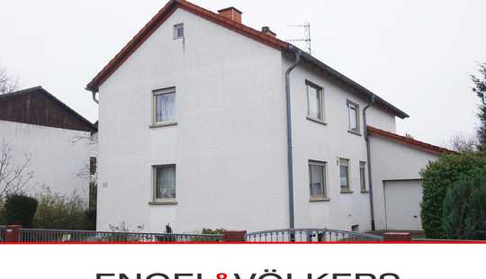 Bild von Zweifamilienhaus mit Garten