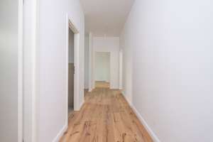 Bezugsfreie und frisch sanierte 3-Zimmer-Wohnung mit Balkon – Regensburger Straße 10a, 10777 Wilmersdorf, Berlin – Vorschaubild 8